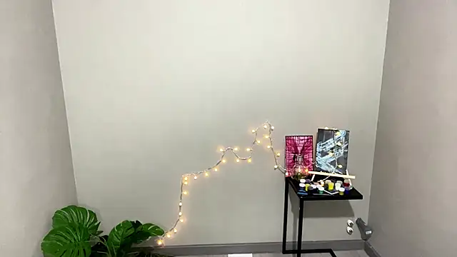 CarolinePepper online show from March 8, 2025, 8:14 pm