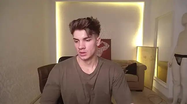 MaxKaiden online show from March 5, 2025, 8:21 am