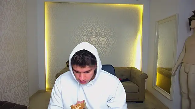 MaxKaiden online show from January 19, 2026, 5:55 am