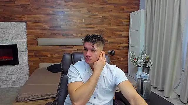 MaxKaiden online show from March 10, 2026, 6:28 am