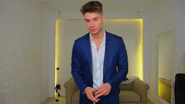 MaxKaiden online show from October 30, 2025, 5:50 am