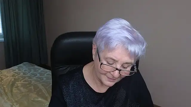 Sandra Snowflake online show from February 17, 2025, 1:44 pm