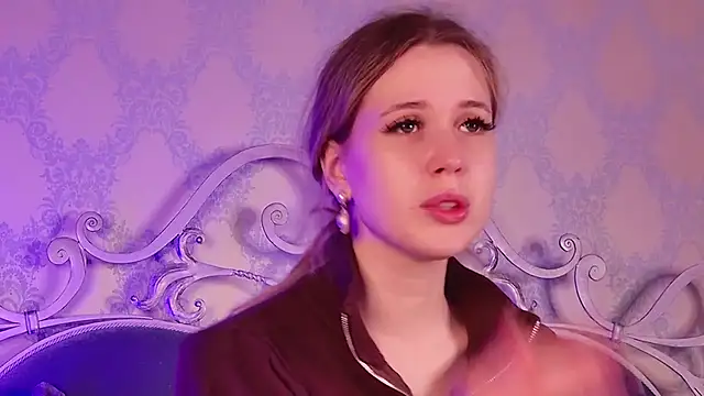 Snapshot of BECKI_VRES chatting on November 10, 2025, 8:47 pm BECKI VRES online show from November 10, 2025, 8:47 pm