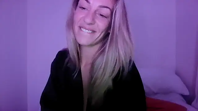 Snapshot of Edenfox- chatting on November 8, 2025, 1:42 am Edenfox- online show from November 8, 2025, 1:42 am