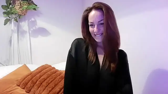 Snapshot of Edenfox- chatting on November 23, 2025, 8:19 pm Edenfox- online show from November 23, 2025, 8:19 pm