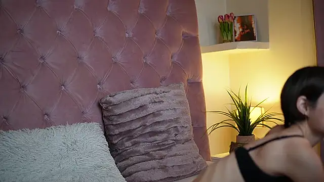 MaiaMini online show from October 6, 2025, 6:41 pm