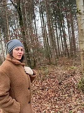 Snapshot of AvaFlowers6 chatting on November 23, 2025, 12:15 pm AvaFlowers6 online show from November 23, 2025, 12:15 pm