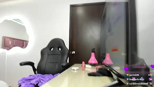 MollyCraft online show from March 7, 2025, 2:34 pm