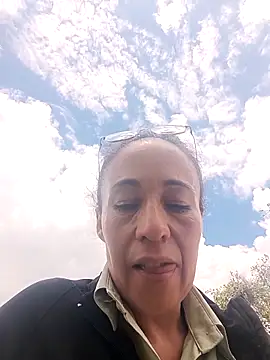 Coeur de luxure online show from October 21, 2025, 5:01 pm