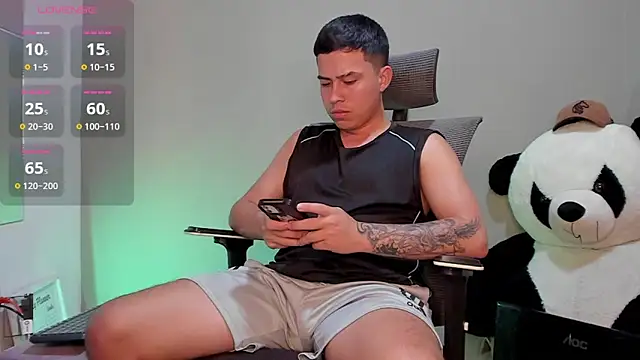 Snapshot of mattiwsmorris_ chatting on November 14, 2025, 11:03 am mattiwsmorris online show from November 14, 2025, 11:03 am