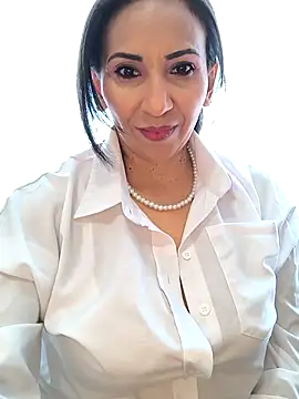 Mrsvictoriaaa online show from October 10, 2025, 8:09 pm