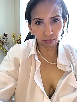 Snapshot of Mrsvictoriaaa chatting on May 3, 2026, 8:45 pm Mrsvictoriaaa online show from May 3, 2026, 8:45 pm