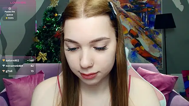 Snapshot of FloraBonde chatting on January 5, 2026, 5:27 pm FloraBonde online show from January 5, 2026, 5:27 pm