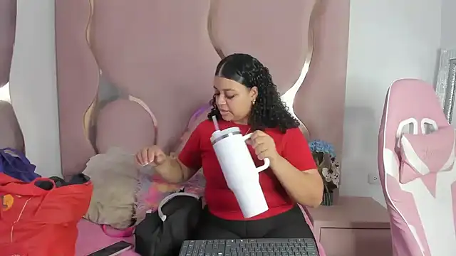 Snapshot of Rubyxht chatting on November 12, 2025, 12:20 pm Rubyxht online show from November 12, 2025, 12:20 pm