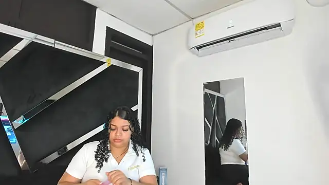 Snapshot of Rubyxht chatting on November 21, 2025, 12:37 pm Rubyxht online show from November 21, 2025, 12:37 pm