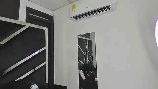 Snapshot of Rubyxht chatting on November 7, 2025, 12:42 pm Rubyxht online show from November 7, 2025, 12:42 pm