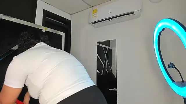 Snapshot of Rubyxht chatting on November 14, 2025, 12:31 pm Rubyxht online show from November 14, 2025, 12:31 pm