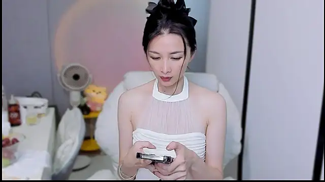 Snapshot of A_dabo chatting on November 13, 2025, 6:34 pm A dabo online show from November 13, 2025, 6:34 pm