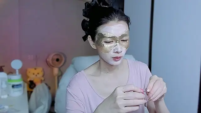 Snapshot of A_dabo chatting on November 30, 2025, 2:07 pm A dabo online show from November 30, 2025, 2:07 pm