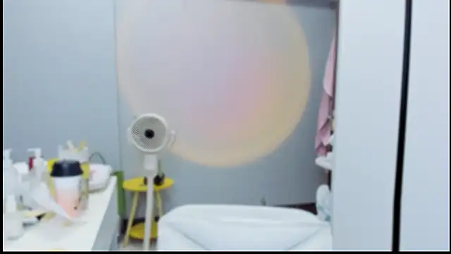 Snapshot of A_dabo chatting on October 21, 2025, 5:51 am A dabo online show from October 21, 2025, 5:51 am