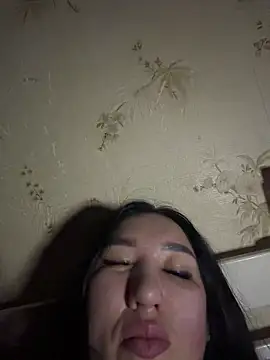 Snapshot of Naughtbaby_2025 chatting on April 30, 2026, 10:58 pm Naughtbaby 2025 online show from April 30, 2026, 10:58 pm