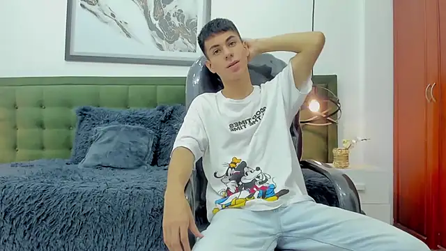 Johann sex online show from December 3, 2025, 5:01 pm