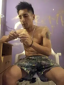 Snapshot of LeonRoots chatting on February 26, 2026, 8:14 am LeonRoots online show from February 26, 2026, 8:14 am