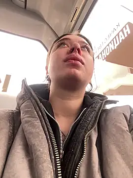 Snapshot of AlishaPrettyBlade chatting on April 16, 2026, 6:47 am AlishaPrettyBlade online show from April 16, 2026, 6:47 am