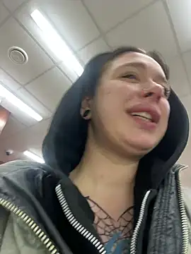 Snapshot of AlishaPrettyBlade chatting on April 3, 2026, 8:10 am AlishaPrettyBlade online show from April 3, 2026, 8:10 am