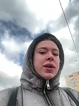 Snapshot of AlishaPrettyBlade chatting on April 6, 2026, 6:03 am AlishaPrettyBlade online show from April 6, 2026, 6:03 am