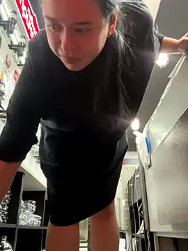 Snapshot of AlishaPrettyBlade chatting on October 11, 2025, 11:33 am AlishaPrettyBlade online show from October 11, 2025, 11:33 am