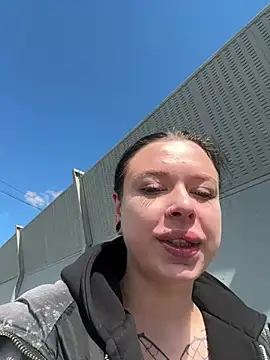 AlishaPrettyBlade online show from May 25, 2026, 4:45 am