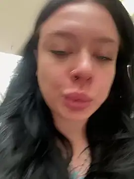 AlishaPrettyBlade online show from May 15, 2026, 5:27 am