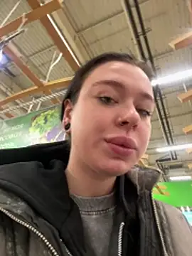 Snapshot of AlishaPrettyBlade chatting on March 11, 2026, 9:03 am AlishaPrettyBlade online show from March 11, 2026, 9:03 am