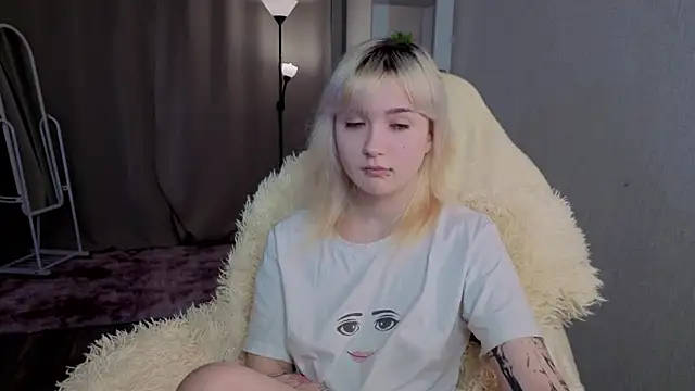 Snapshot of Nasy chatting on December 5, 2025, 9:12 pm Nasy online show from December 5, 2025, 9:12 pm