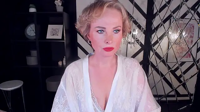 Snapshot of Sandra_Kind chatting on March 18, 2025, 5:34 am Sandra Kind online show from March 18, 2025, 5:34 am