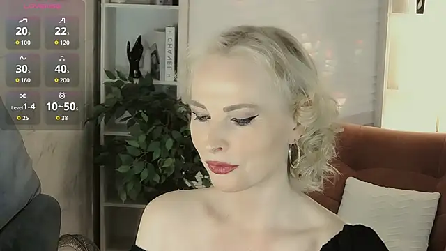 Snapshot of Sandra_Kind chatting on November 16, 2025, 5:34 am Sandra Kind online show from November 16, 2025, 5:34 am