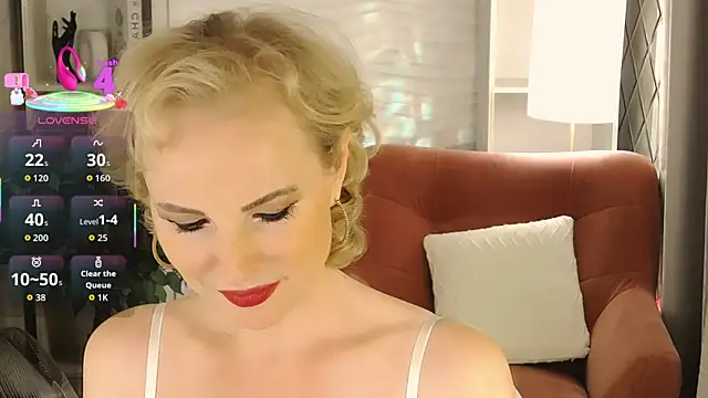 Snapshot of Sandra_Kind chatting on October 3, 2025, 6:04 am Sandra Kind online show from October 3, 2025, 6:04 am