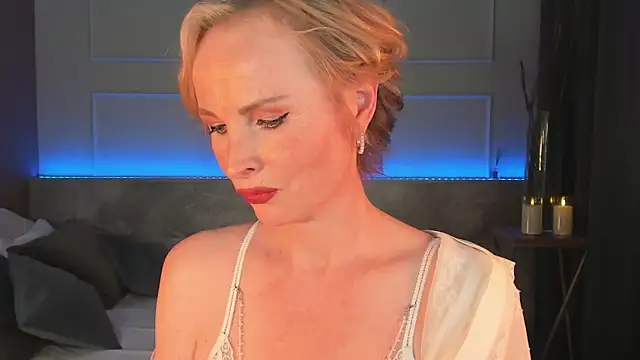 Snapshot of Sandra_Kind chatting on March 21, 2025, 12:17 pm Sandra Kind online show from March 21, 2025, 12:17 pm