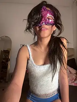 Snapshot of Roroo002 chatting on September 18, 2025, 9:29 pm Roroo002 online show from September 18, 2025, 9:29 pm