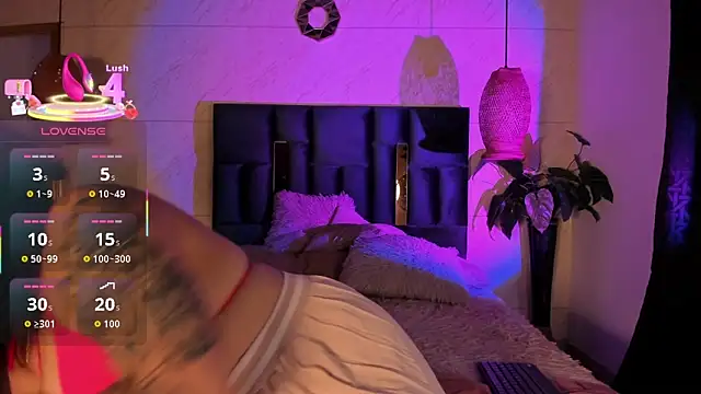 Snapshot of Susana_Williamss chatting on November 27, 2025, 8:53 pm Susana Williamss online show from November 27, 2025, 8:53 pm