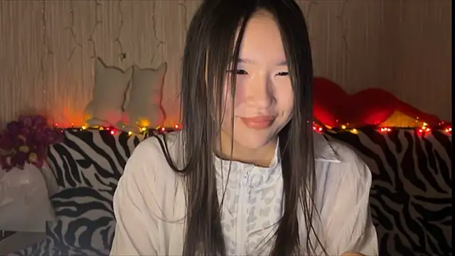 Snapshot of Asian_Vi chatting on March 14, 2025, 1:02 pm Asian Vi online show from March 14, 2025, 1:02 pm