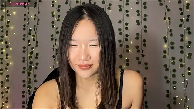 Snapshot of Asian_Vi chatting on October 18, 2025, 2:19 pm Asian Vi online show from October 18, 2025, 2:19 pm