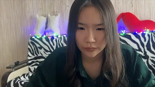 Snapshot of Asian_Vi chatting on March 18, 2025, 9:01 am Asian Vi online show from March 18, 2025, 9:01 am