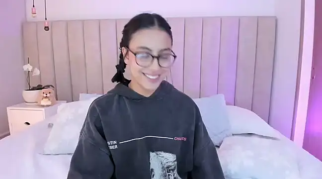 miss martiina online show from March 14, 2025, 2:10 am