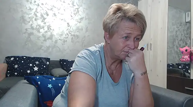 Snapshot of RosesandLillies chatting on March 1, 2025, 6:11 pm RosesandLillies online show from March 1, 2025, 6:11 pm