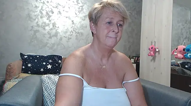Snapshot of RosesandLillies chatting on March 20, 2025, 8:29 pm RosesandLillies online show from March 20, 2025, 8:29 pm