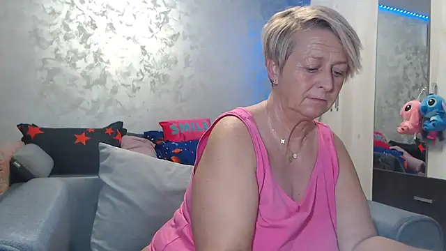 Snapshot of RosesandLillies chatting on March 16, 2026, 5:59 pm RosesandLillies online show from March 16, 2026, 5:59 pm