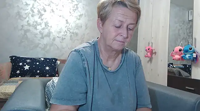 Snapshot of RosesandLillies chatting on March 16, 2025, 6:55 pm RosesandLillies online show from March 16, 2025, 6:55 pm