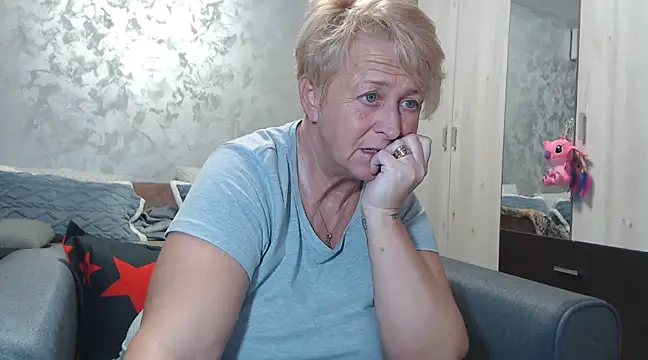 Snapshot of RosesandLillies chatting on February 10, 2025, 5:30 pm RosesandLillies online show from February 10, 2025, 5:30 pm